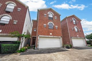 9829 Madeline Alyssa Court, Houston, TX 77025