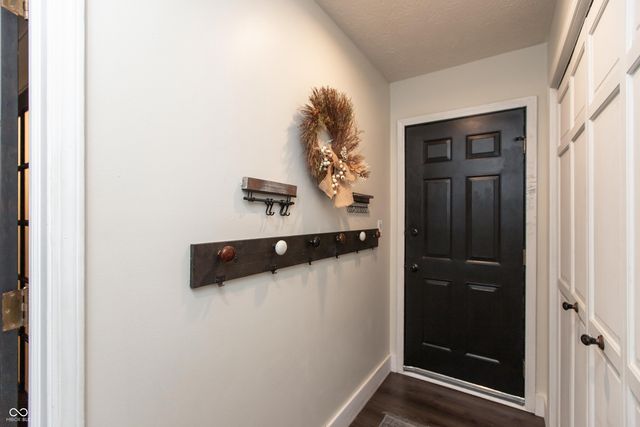 5692 Springhollow Court, Avon, IN 46123