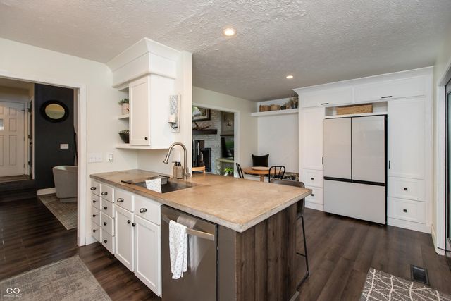 5692 Springhollow Court, Avon, IN 46123