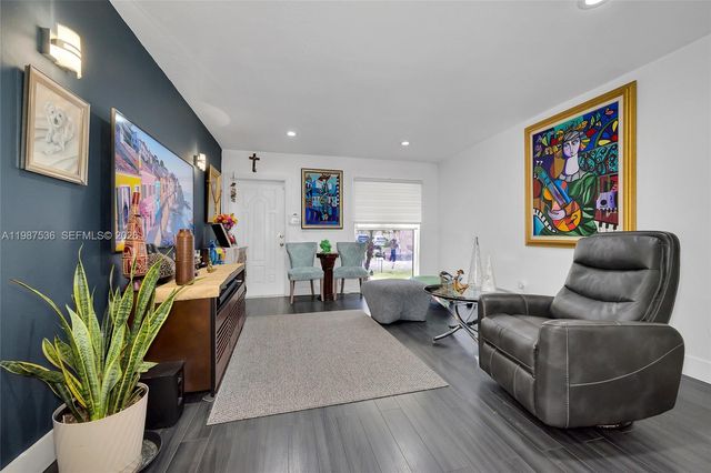 12324 SW 111th S Canal St Rd, Miami, FL 33186