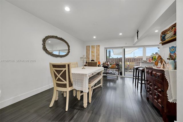 12324 SW 111th S Canal St Rd, Miami, FL 33186