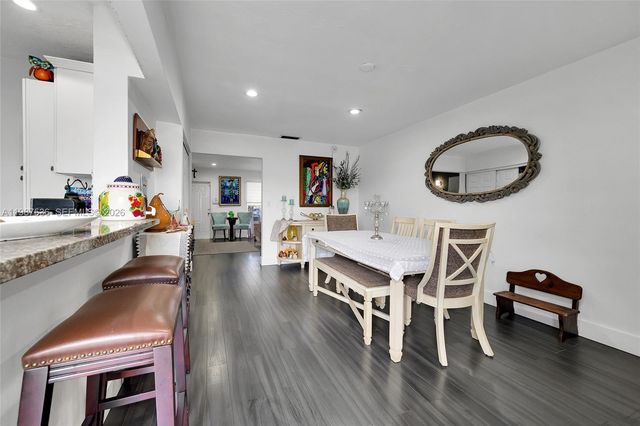 12324 SW 111th S Canal St Rd, Miami, FL 33186