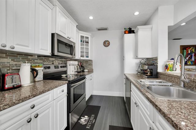 12324 SW 111th S Canal St Rd, Miami, FL 33186