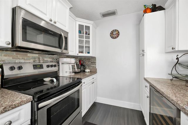 12324 SW 111th S Canal St Rd, Miami, FL 33186