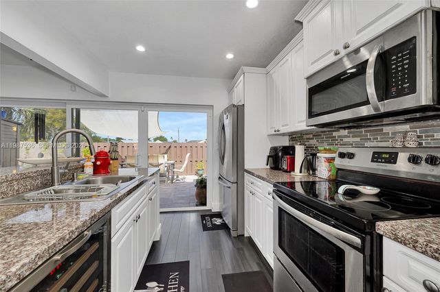 12324 SW 111th S Canal St Rd, Miami, FL 33186