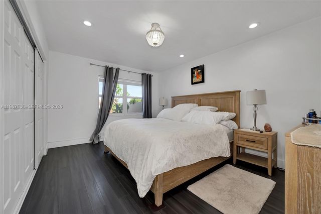 12324 SW 111th S Canal St Rd, Miami, FL 33186