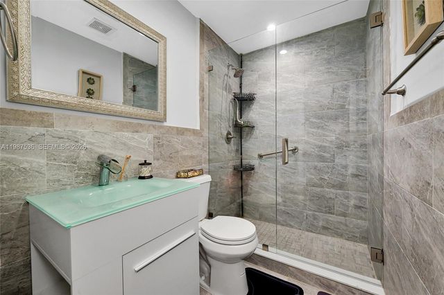 12324 SW 111th S Canal St Rd, Miami, FL 33186