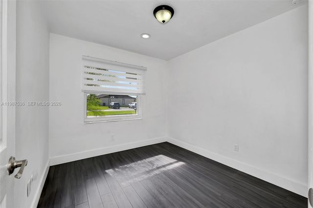 12324 SW 111th S Canal St Rd, Miami, FL 33186