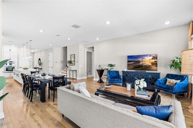 3713 W LEONA STREET, Tampa, FL 33629