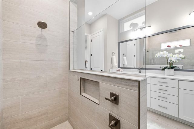 3713 W LEONA STREET, Tampa, FL 33629