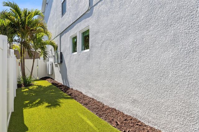 3713 W LEONA STREET, Tampa, FL 33629