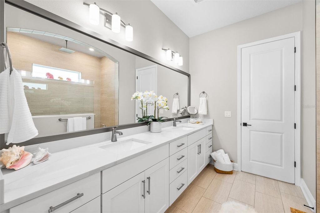 Image 22 of property listing at 3713 W LEONA STREET, Tampa, FL 33629