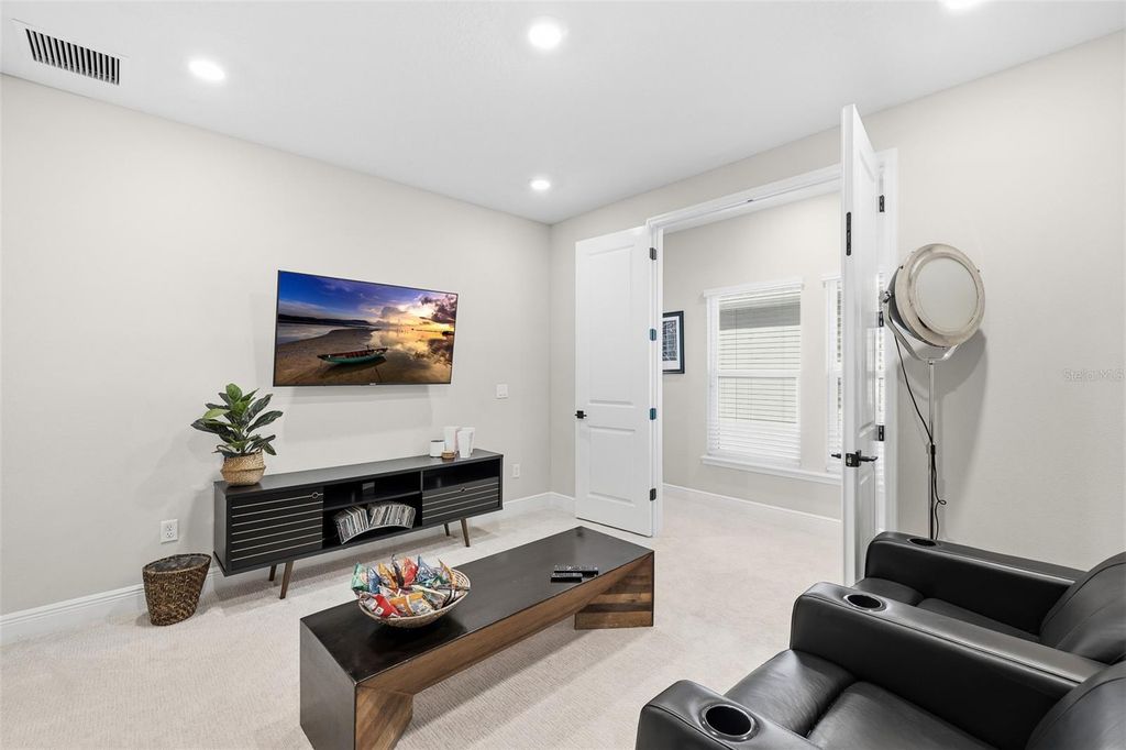 Image 31 of property listing at 3713 W LEONA STREET, Tampa, FL 33629