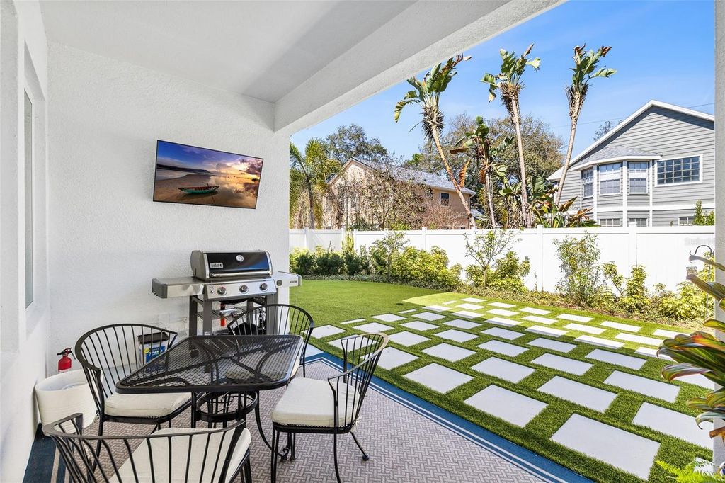 Image 45 of property listing at 3713 W LEONA STREET, Tampa, FL 33629