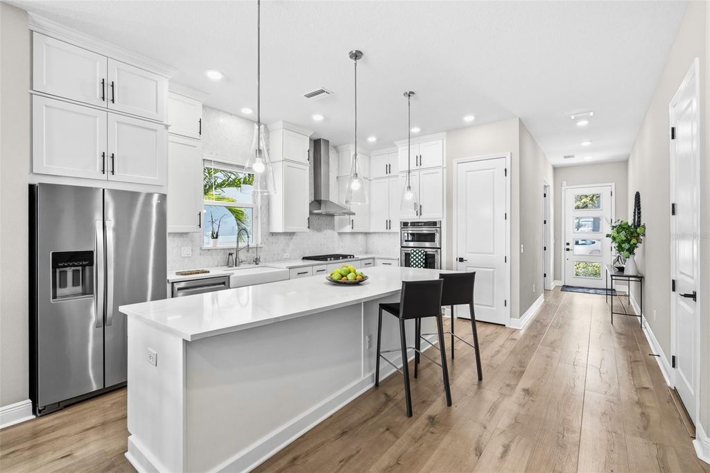 Image 8 of property listing at 3713 W LEONA STREET, Tampa, FL 33629