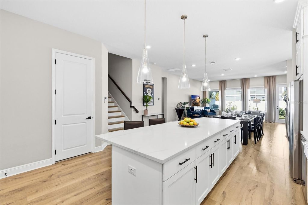 Image 10 of property listing at 3713 W LEONA STREET, Tampa, FL 33629