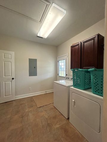 2087 County Rd 15, Headland, AL 36345