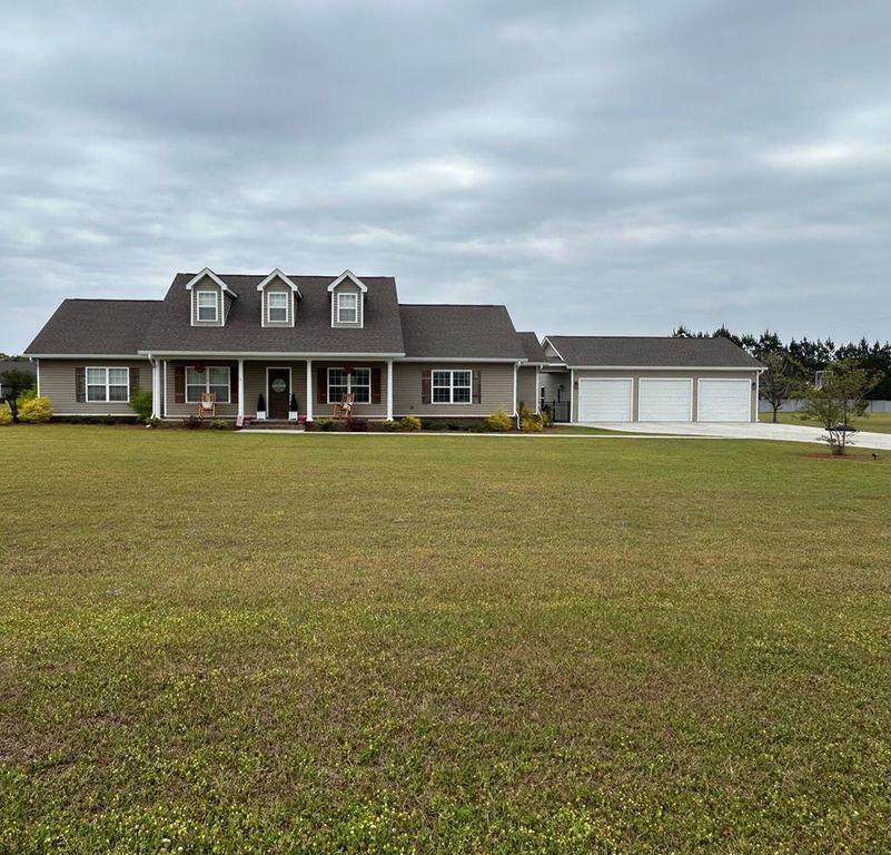 2087 County Rd 15, Headland, AL 36345