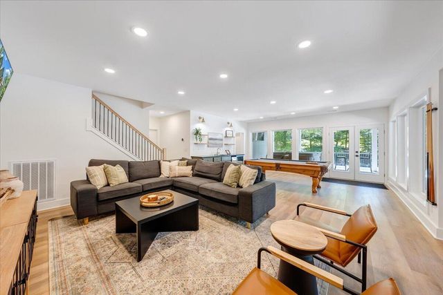 212 Driftwood CT, Moneta, VA 24121