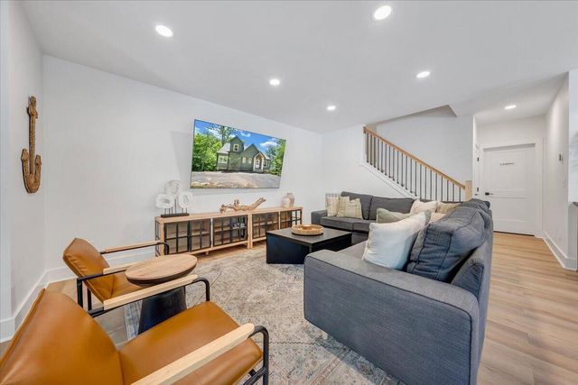 212 Driftwood CT, Moneta, VA 24121