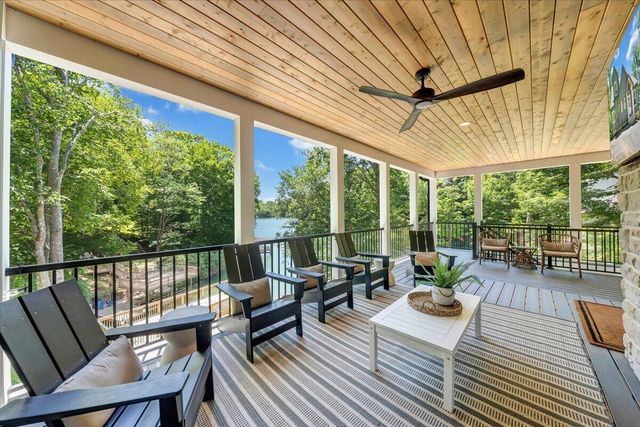 212 Driftwood CT, Moneta, VA 24121