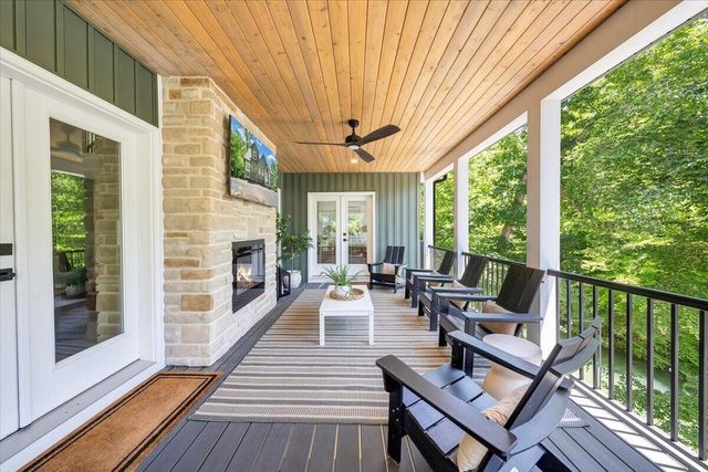 212 Driftwood CT, Moneta, VA 24121