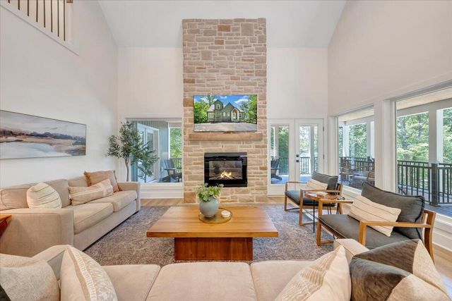 212 Driftwood CT, Moneta, VA 24121