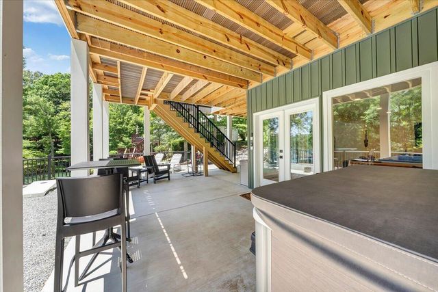 212 Driftwood CT, Moneta, VA 24121