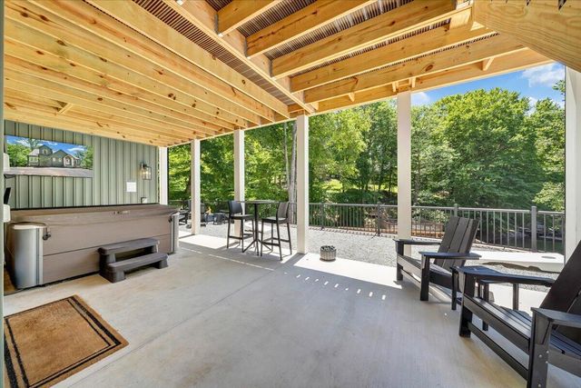 212 Driftwood CT, Moneta, VA 24121