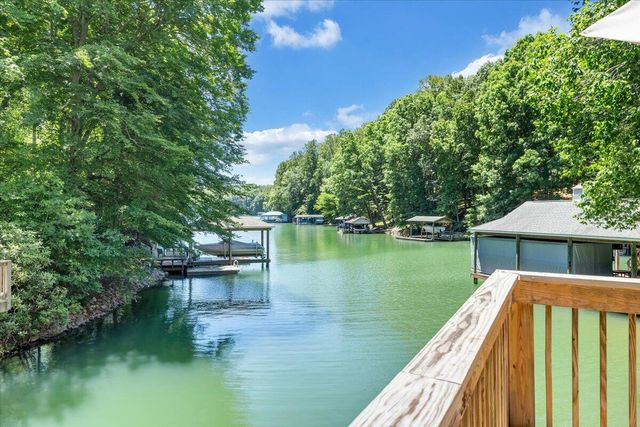 212 Driftwood CT, Moneta, VA 24121