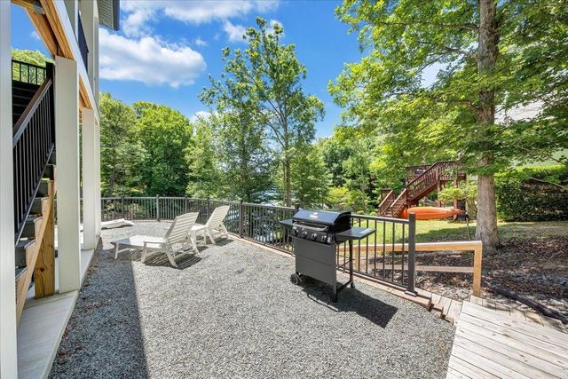 212 Driftwood CT, Moneta, VA 24121