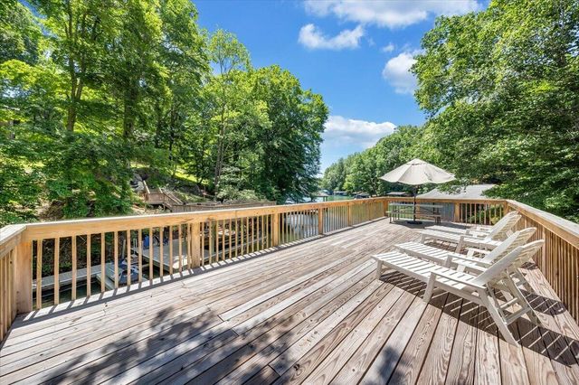 212 Driftwood CT, Moneta, VA 24121