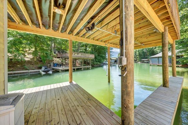 212 Driftwood CT, Moneta, VA 24121