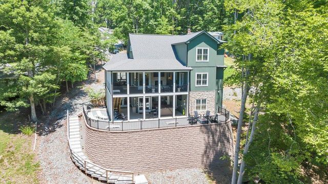 212 Driftwood CT, Moneta, VA 24121