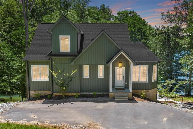 212 Driftwood CT, Moneta, VA 24121