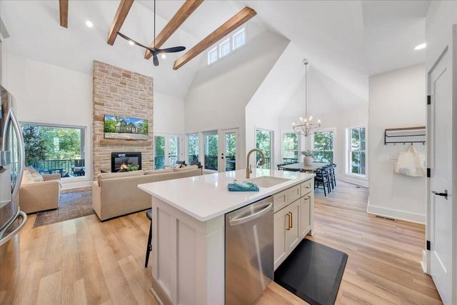 212 Driftwood CT, Moneta, VA 24121