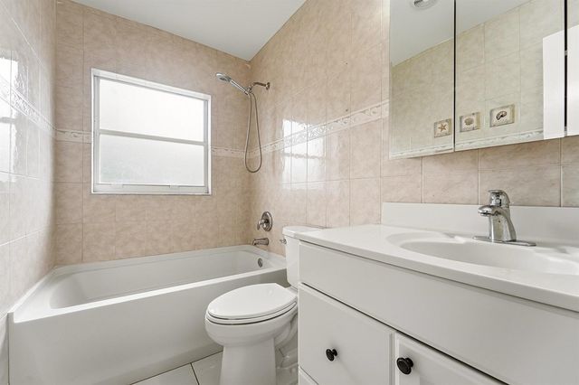 22267 SW 57th Avenue, Boca Raton, FL 33428