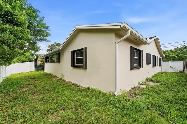 22267 SW 57th Avenue, Boca Raton, FL 33428