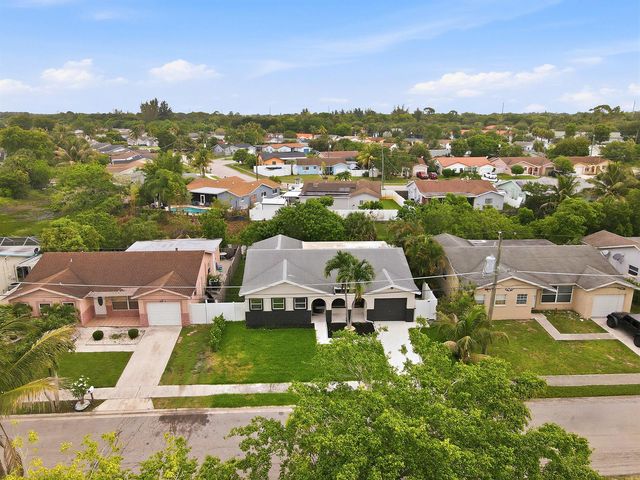 22267 SW 57th Avenue, Boca Raton, FL 33428