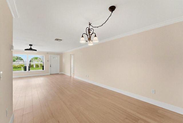 22267 SW 57th Avenue, Boca Raton, FL 33428