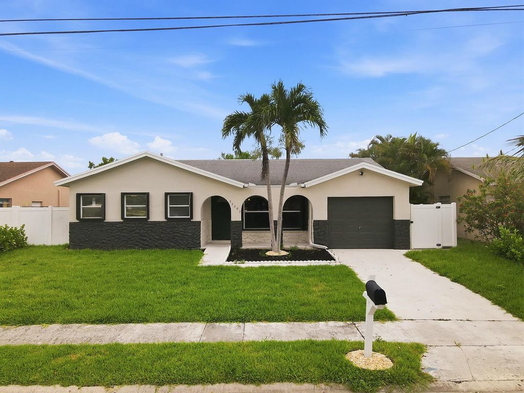 22267 SW 57th Avenue, Boca Raton, FL 33428