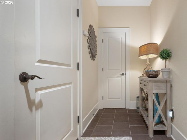 653 Sw FORESTA Ter, Portland, OR 97225