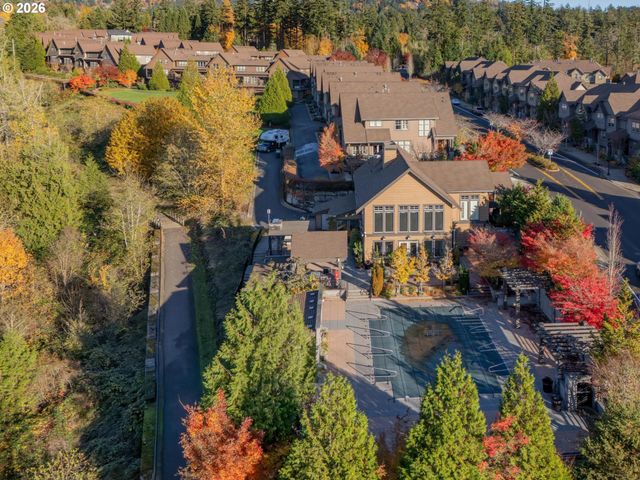 653 Sw FORESTA Ter, Portland, OR 97225