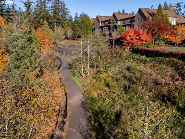 653 Sw FORESTA Ter, Portland, OR 97225