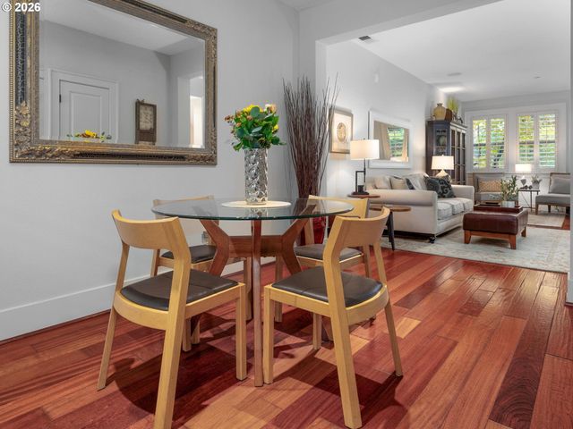 653 Sw FORESTA Ter, Portland, OR 97225