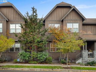 653 Sw FORESTA Ter, Portland, OR 97225