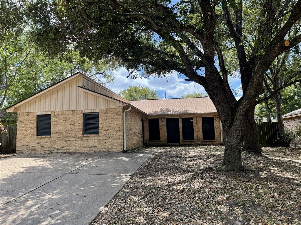 3304 Coastal Drive, College Station, TX 77845 — exterior