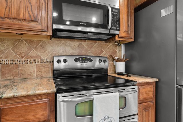 2 Whispering Circle, Hickory Creek, TX 75065