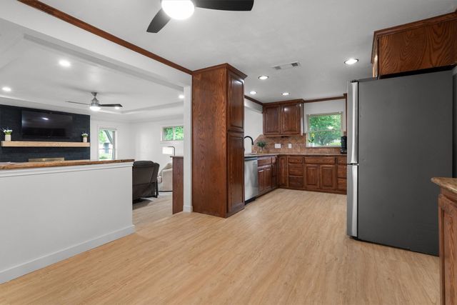 2 Whispering Circle, Hickory Creek, TX 75065