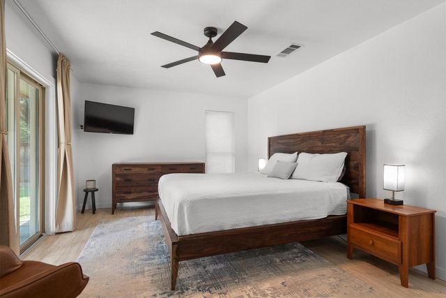 2 Whispering Circle, Hickory Creek, TX 75065